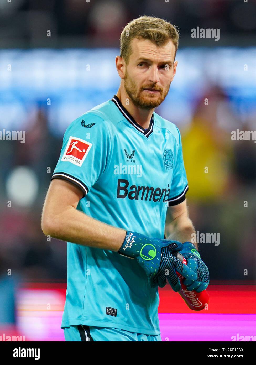 KÖLN, DEUTSCHLAND - NOVEMBER 9: Lukas Hradecky von Bayer 04 Leverkusen während des Bundesliga-Spiels zwischen 1. FC Köln und Bayer 04 Leverkusen am 9. November 2022 im RheinEnergieStadion in Köln (Foto: Rene Nijhuis/Orange Picturs) Stockfoto