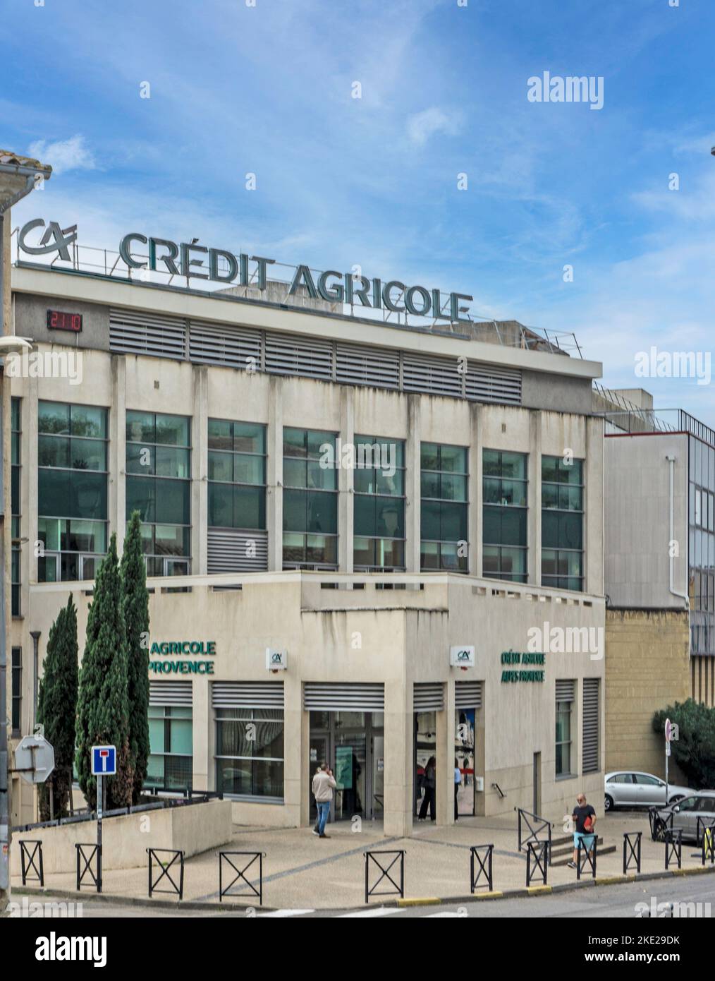 Eine Niederlassung von Credit Agricole, in Arles, Frankreich. Stockfoto