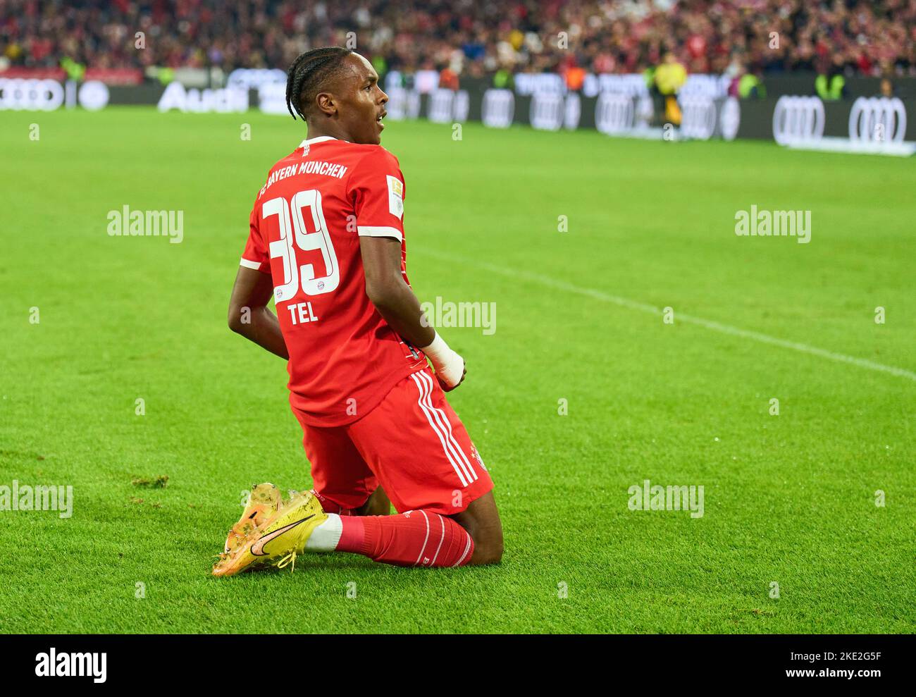 Mathys Tel, FCB 39 feiert sein Tor, glücklich, lachen, feiern, 5-1 im Spiel FC BAYERN MÜNCHEN - SV WERDER BREMEN 6-1 1.Deutsche Fußballliga am 8. November 2022 in München, Deutschland. Saison 2022/2023, Spieltag 14, 1.Bundesliga, FCB, München, 14.Spieltag © Peter Schatz / Alamy Live News - die DFL-VORSCHRIFTEN VERBIETEN DIE VERWENDUNG VON FOTOGRAFIEN als BILDSEQUENZEN und/oder QUASI-VIDEO - Stockfoto