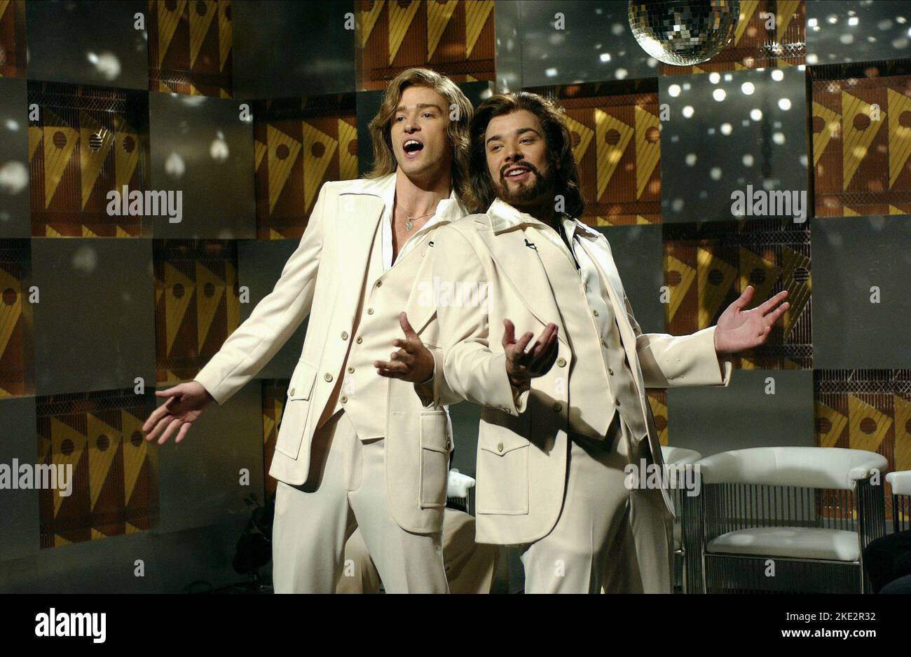 SAMSTAGABEND LIVE, JUSTIN TIMBERLAKE (ALS ROBIN GIBB), JIMMY FALLON (ALS BARRY GIBB) BEE GEES, 2003 Stockfoto