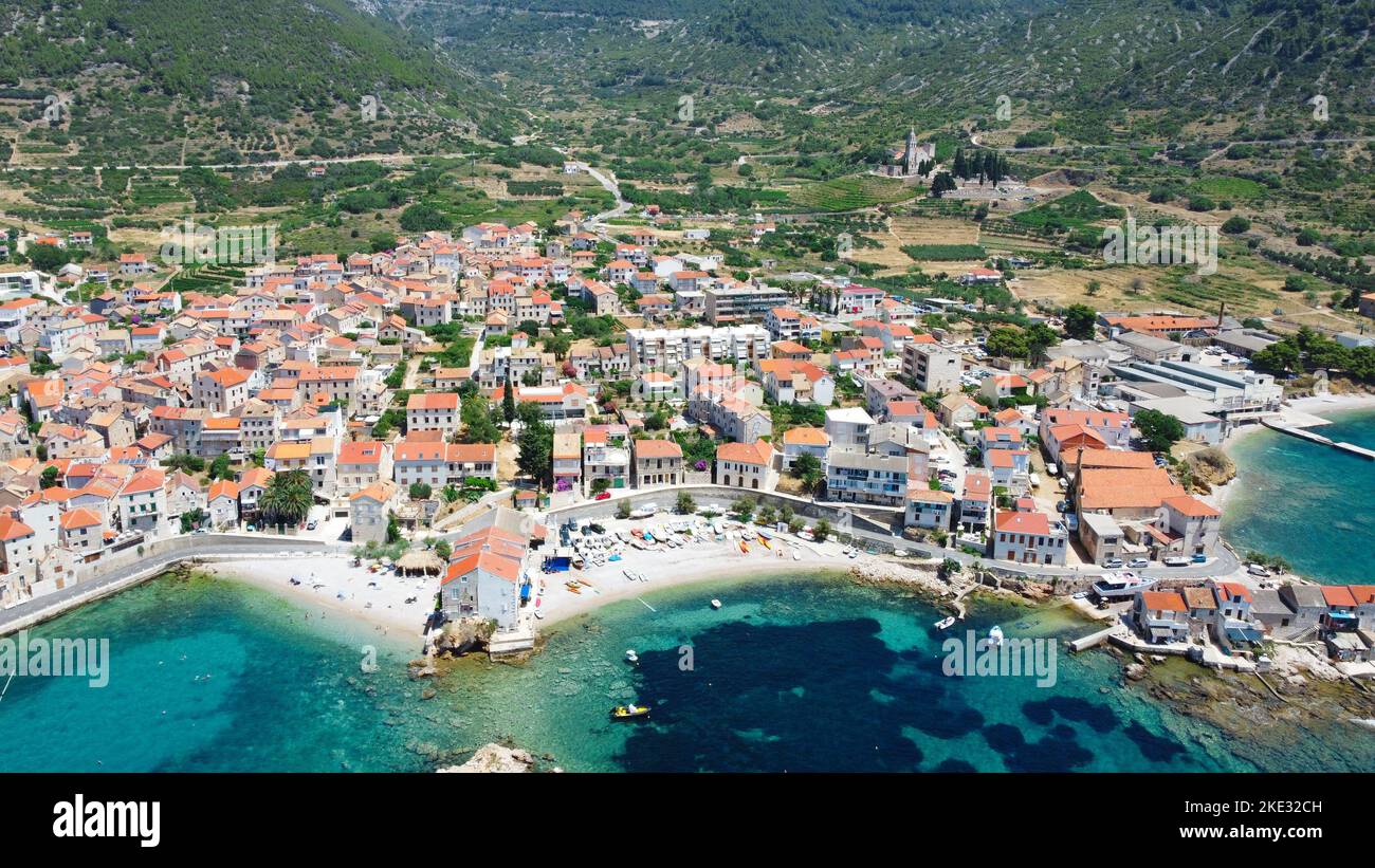 Komiza - Insel Vis Kroatien [Drohne] Stockfoto