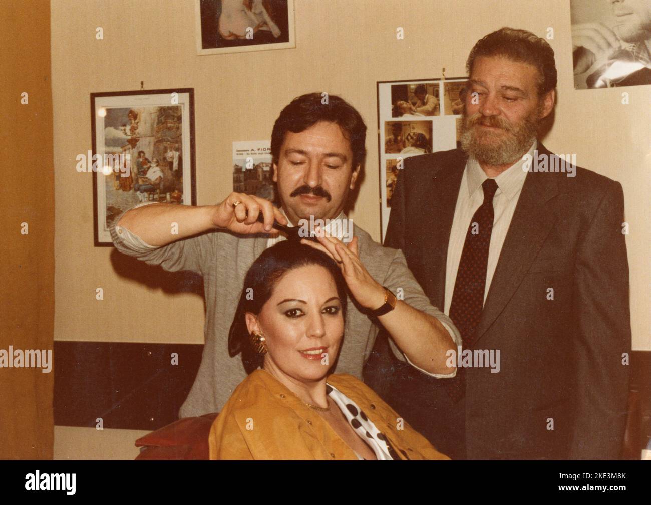 Italienische Schauspielerin Giovanna Lenzi (links) AKA Jeannette Len mit Make-up, Italien 1970s Stockfoto