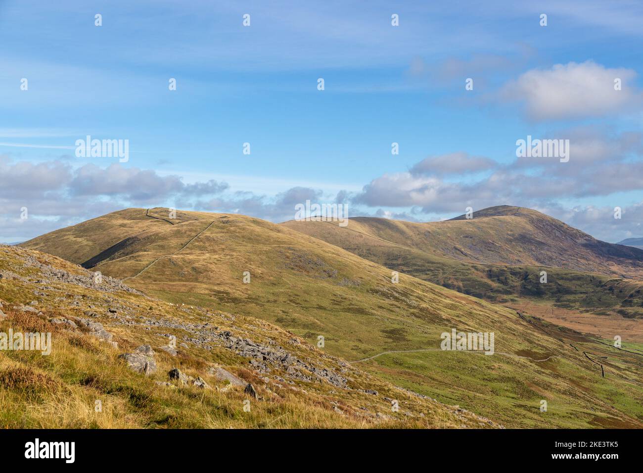 Blick auf den langen Kamm des Diffwys Mountain in der Rhinogydd Hill Range. Stockfoto