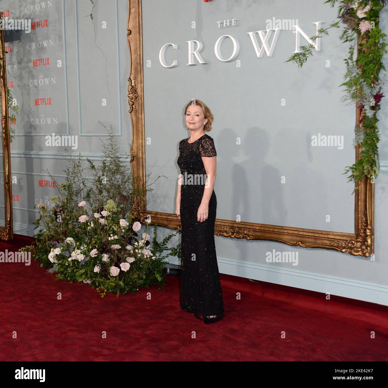 Foto Muss Gutgeschrieben Werden ©Alpha Press 078237 08/10/2022 Lesley Manville The Crown Season 5 Fünf Premiere In London Stockfoto