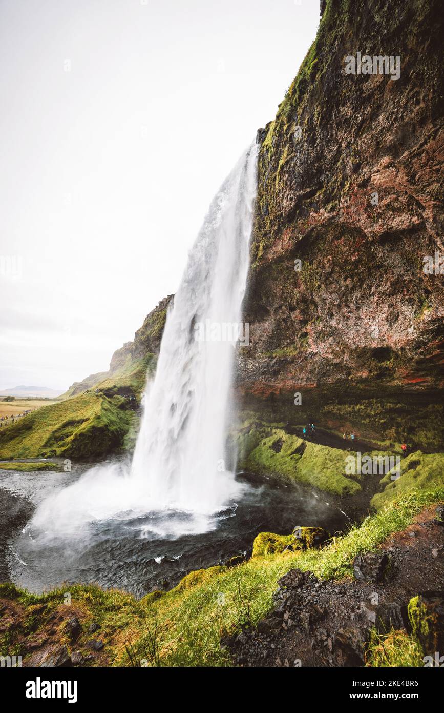 Vertikale Foto von Gljufrabui Wasserfall - Island - Weitwinkel Stockfoto