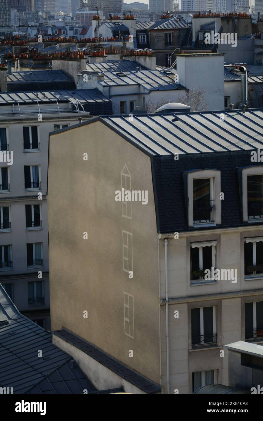 Romantische Dächer in Paris mit urabnner Landschaft Stockfoto