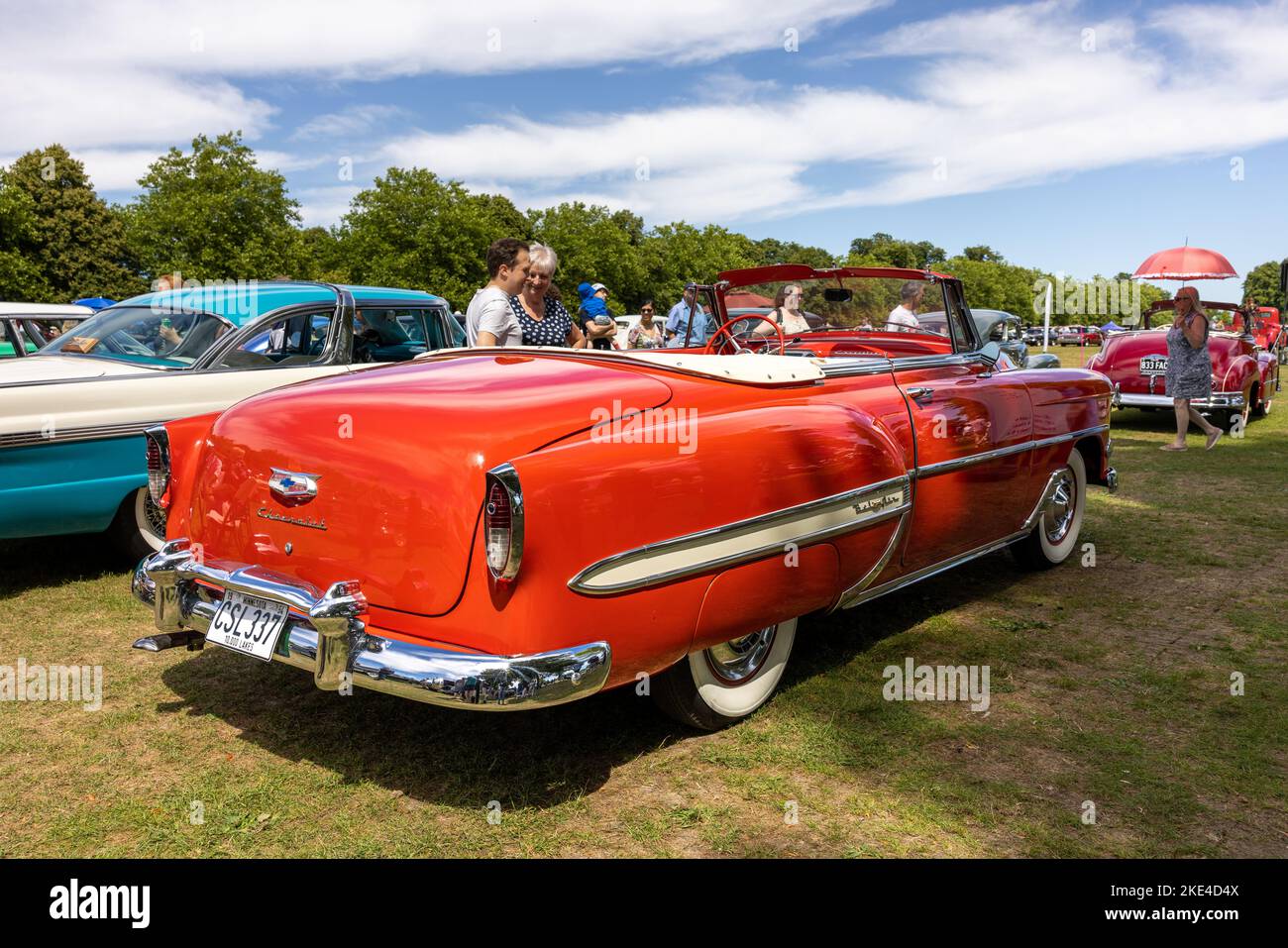 1954 Chevrolet Bel Air ‘CSL 337’ auf der American Auto Club Rally of the Giants, die am 10.. Juli 2022 im Blenheim Palace stattfand Stockfoto