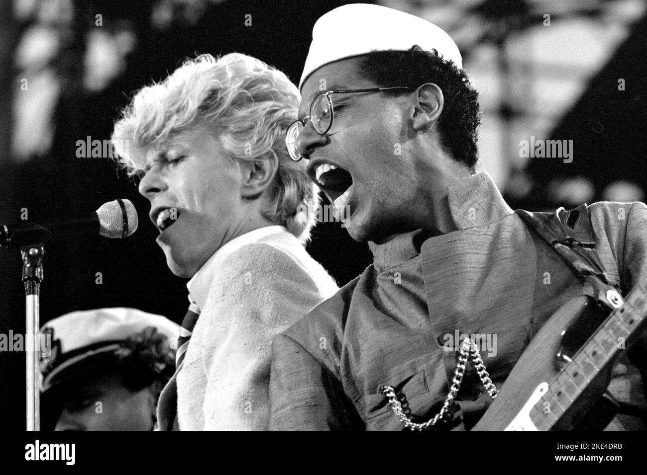 David Bowie im Feijenoord Stadion 1983. Rotterdam-Niederlande. Serious Moonlight Tour. Live auf der Bühne David Bowie.-vvbvanbree. Stockfoto