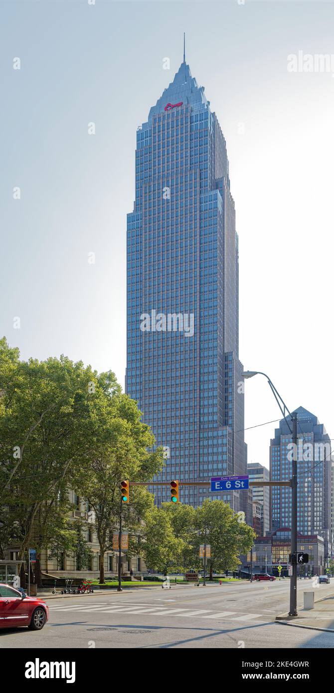 Der Key Tower wurde bei der Eröffnung im Jahr 1991 zum höchsten Gebäude von Cleveland, zusammen mit dem angrenzenden Marriott Hotel. Stockfoto