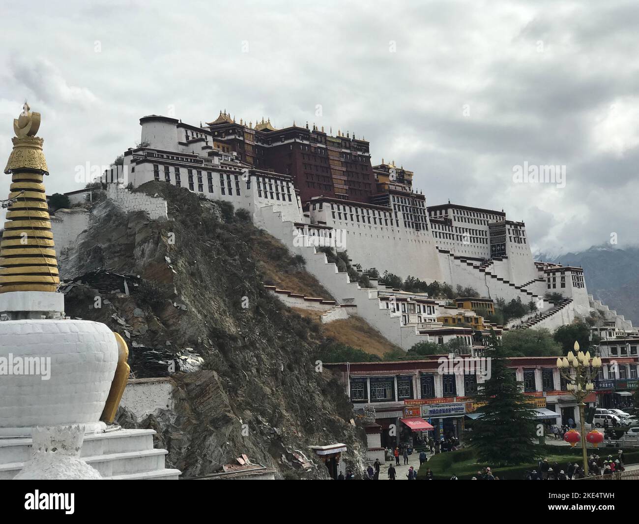 Die Festung Potala Palace Dzong in Lhasa, Tibet Stockfoto