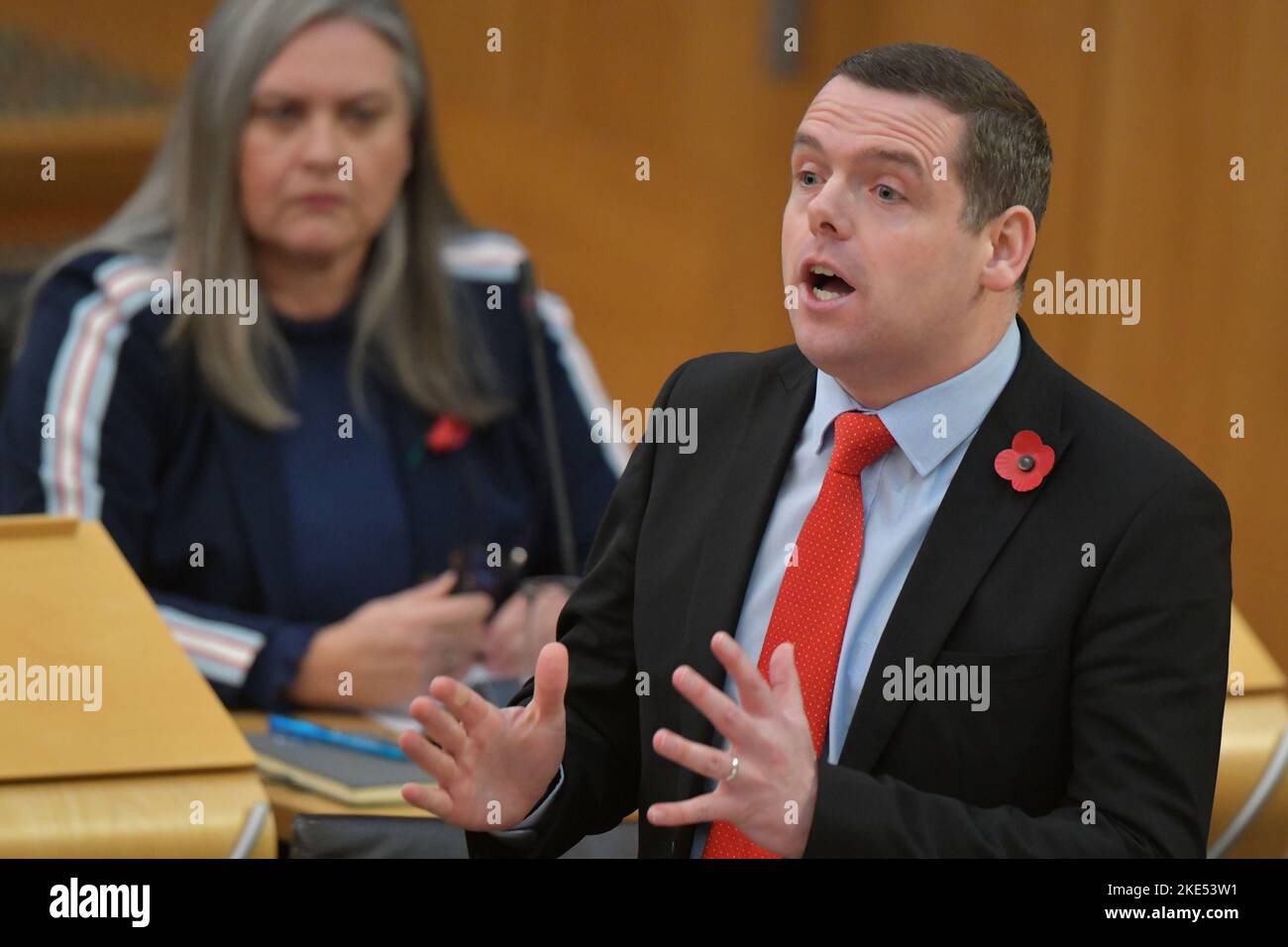 Edinburgh Schottland, Großbritannien 10. November 2022. Douglas Ross, Vorsitzender der schottischen Konservativen, bei den ersten Fragen des Ministers im schottischen Parlament. Credit sst/alamy live News Stockfoto Edinburgh Schottland, Großbritannien 10. November 2022. Douglas Ross, Vorsitzender der schottischen Konservativen, bei den ersten Fragen des Ministers im schottischen Parlament. Credit sst/alamy live News Stockfoto