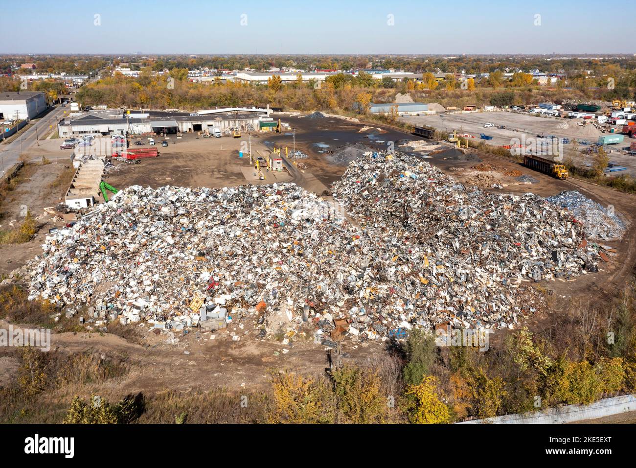 Detroit, Michigan - Ein Metallschrottplatz, der von der Eisenverarbeitung und Handelsgesellschaft betrieben wird. Das Unternehmen kauft Schrott, sowohl Eisen- als auch Nichteisenmetalle, Stockfoto