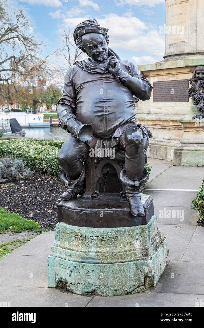 Nahaufnahme der Statue von William Shakespeares Figur Falstaff in Bancroft Gardens, Stratford-upon-Avon, Warwickshire, Großbritannien am 8. November 2022 Stockfoto