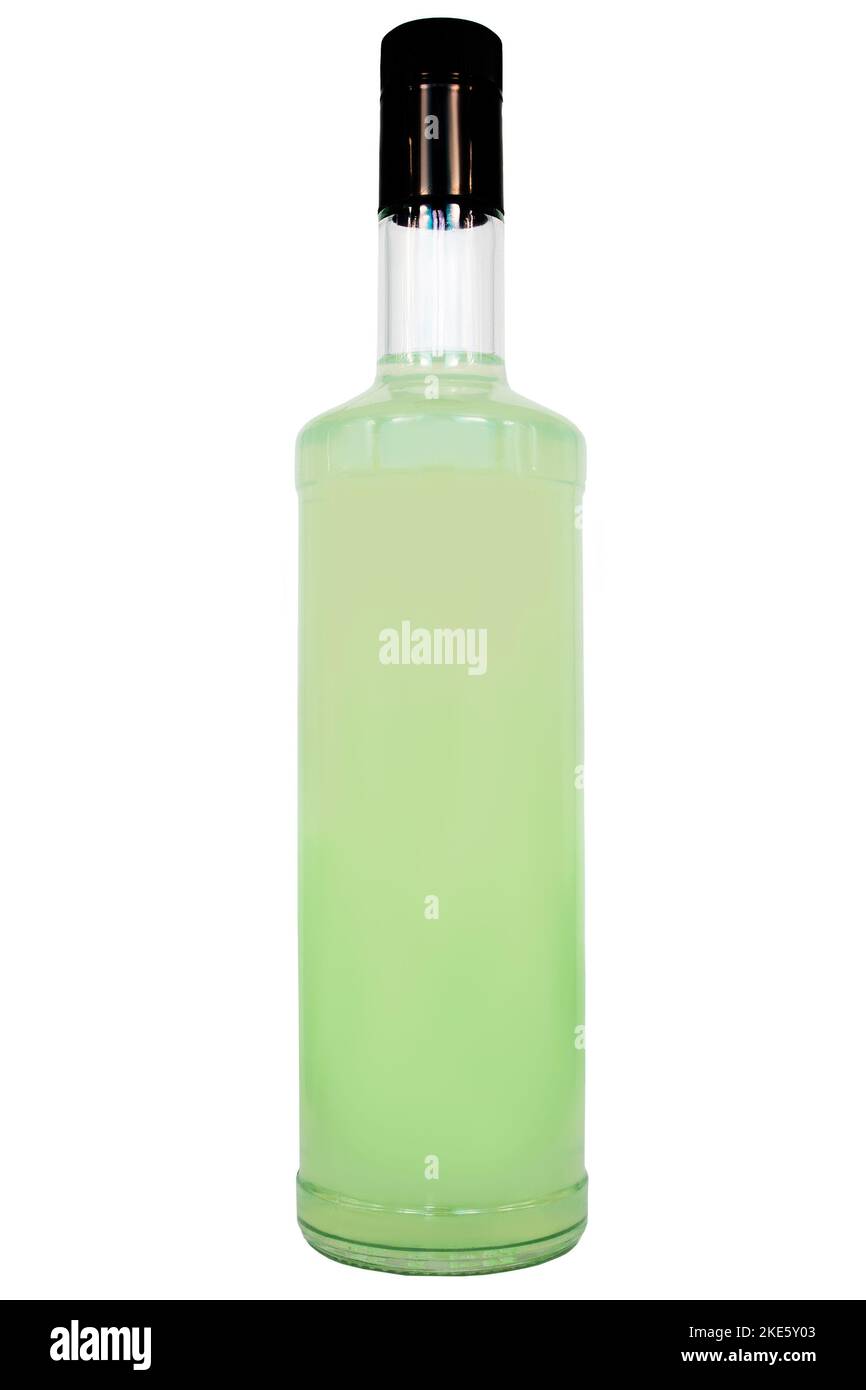 Flasche mit schwarzem Deckel isoliert und mit grüner Flüssigkeit im Inneren. Stockfoto