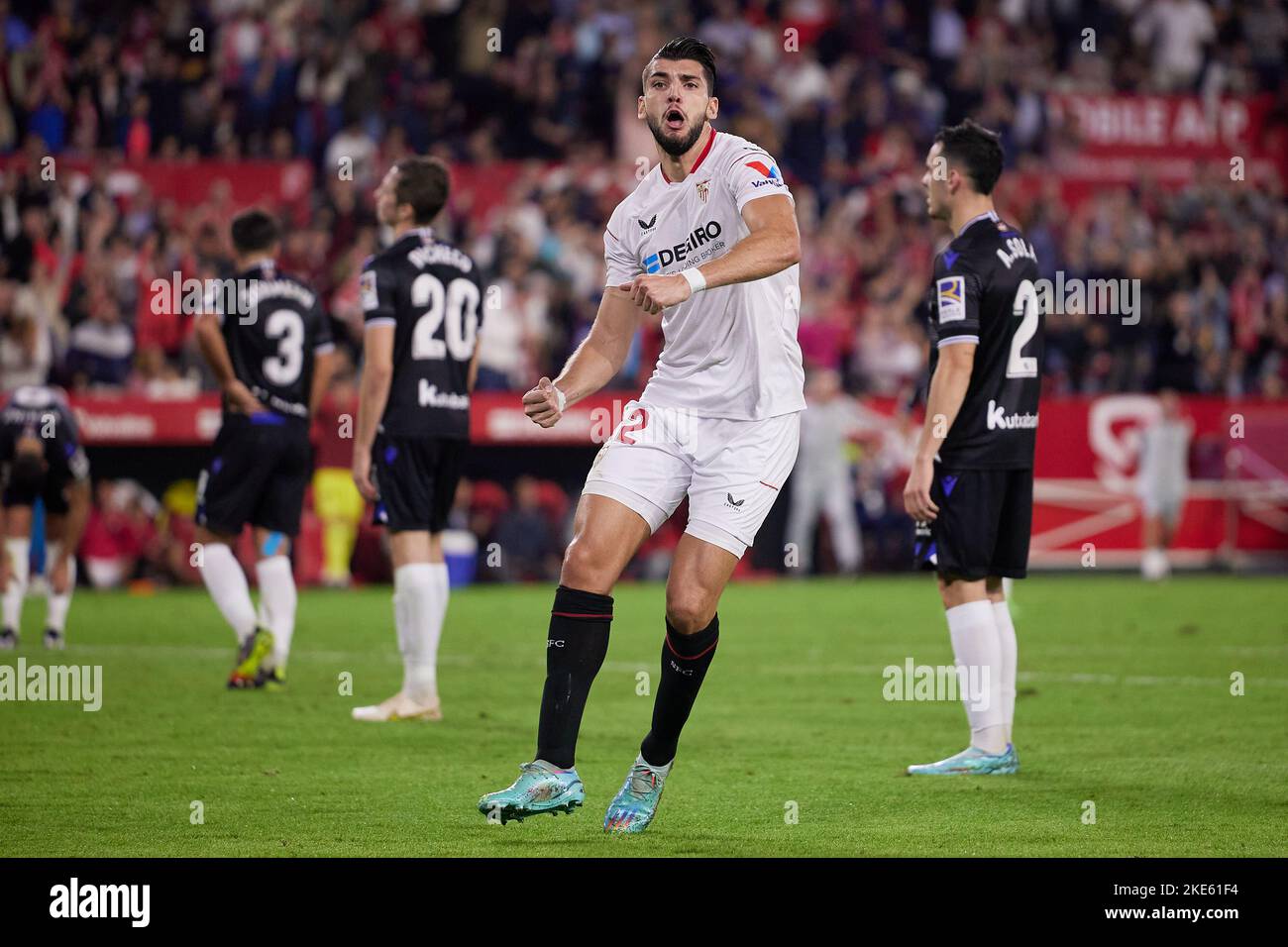 Sevilla, Spanien. 09.. November 2022. Rafa mir (12) vom FC Sevilla beim LaLiga Santander-Spiel zwischen dem FC Sevilla und Real Sociedad im Estadio Ramon Sanchez Pizjuan in Sevilla. (Foto: Gonzales Photo/Alamy Live News Stockfoto