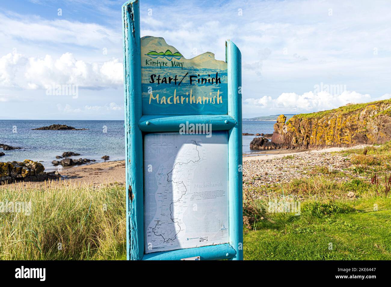 Start- und Zielschild für den Kintyre Way auf der Kintyre Peninsula in Machrihanish, Argyll & Bute, Schottland, Großbritannien Stockfoto