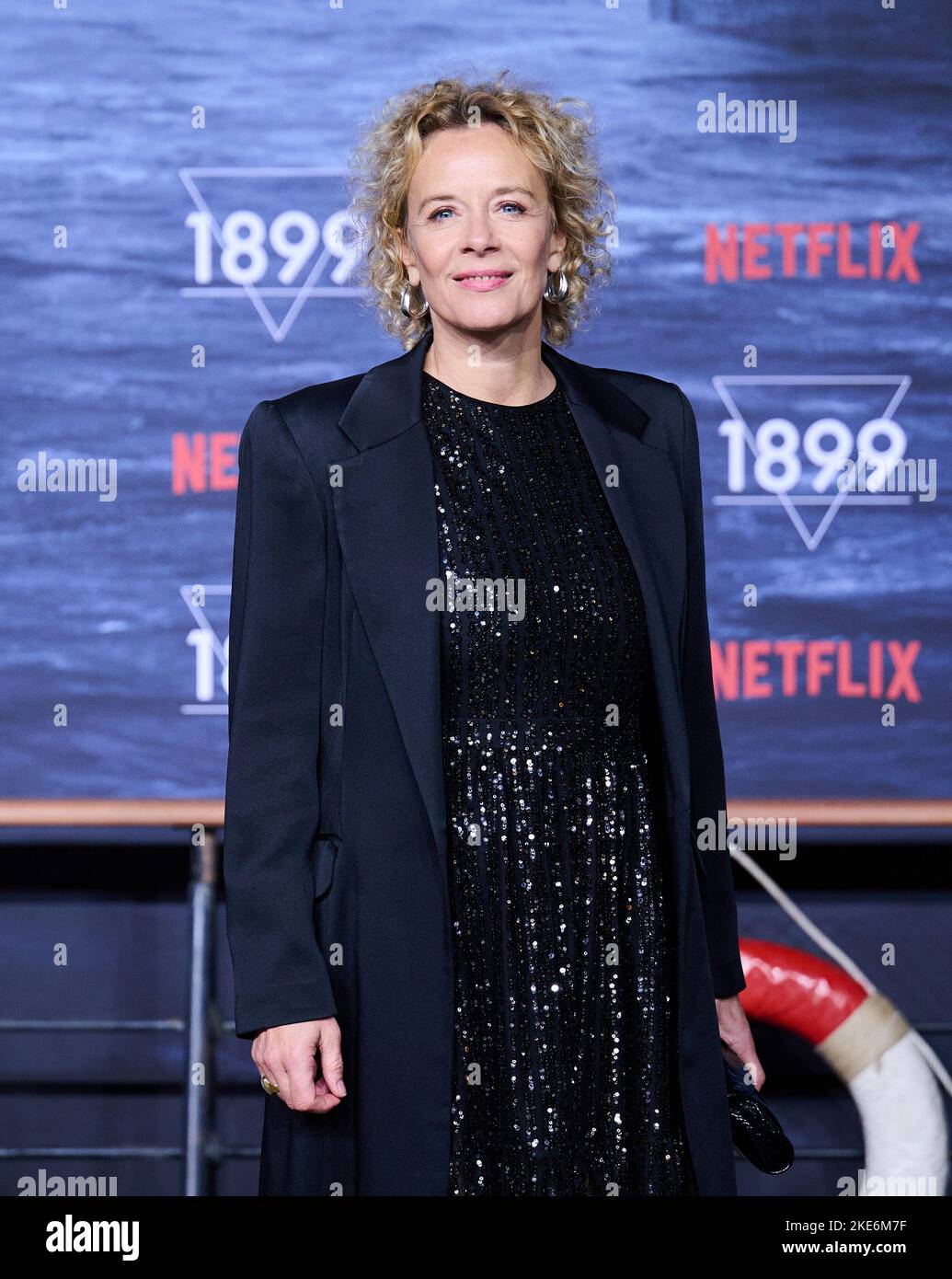 Berlin, Deutschland. 10.. November 2022. Katja Riemann kommt zur Premiere der Netflix-Serie 1899 im Funkhaus Berlin. Quelle: Annette Riedl/dpa/Alamy Live News Stockfoto