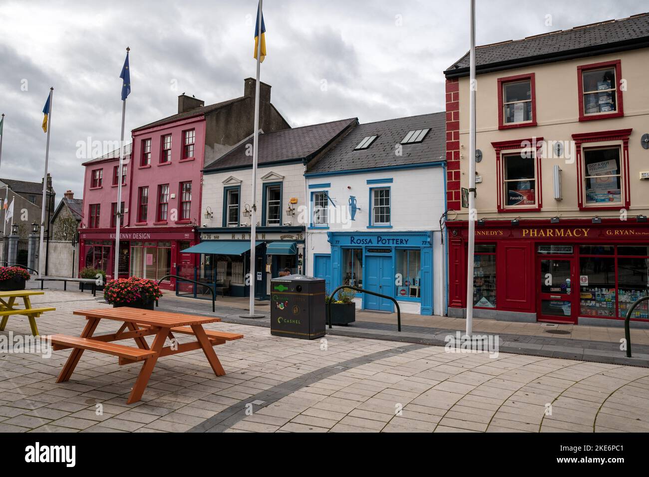 Das Stadtzentrum von Cashel, County Tipperary, Irland. Die Stadt ist berühmt für den Rock of Cashel, eine der beliebtesten Touristenattraktionen Irlands. Stockfoto