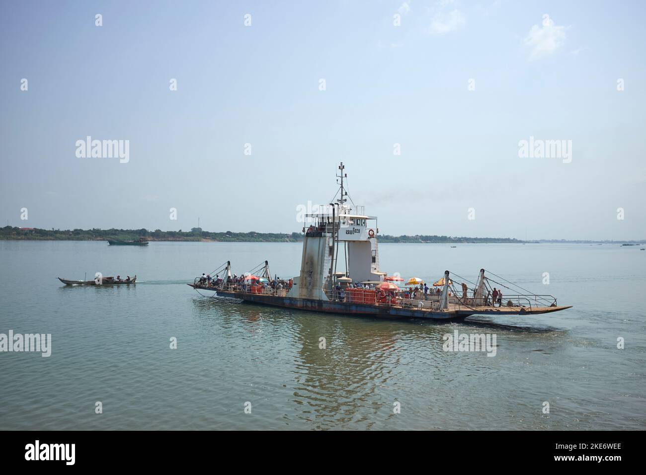 Quer-Flussfähre Tonle SAP River Phnom Penh Kambodscha Stockfoto