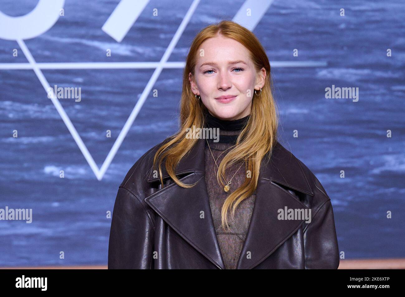 Berlin, Deutschland. 10.. November 2022. Gina Stiebitz kommt zur Premiere der Netflix-Serie 1899 im Funkhaus Berlin. Quelle: Annette Riedl/dpa/Alamy Live News Stockfoto