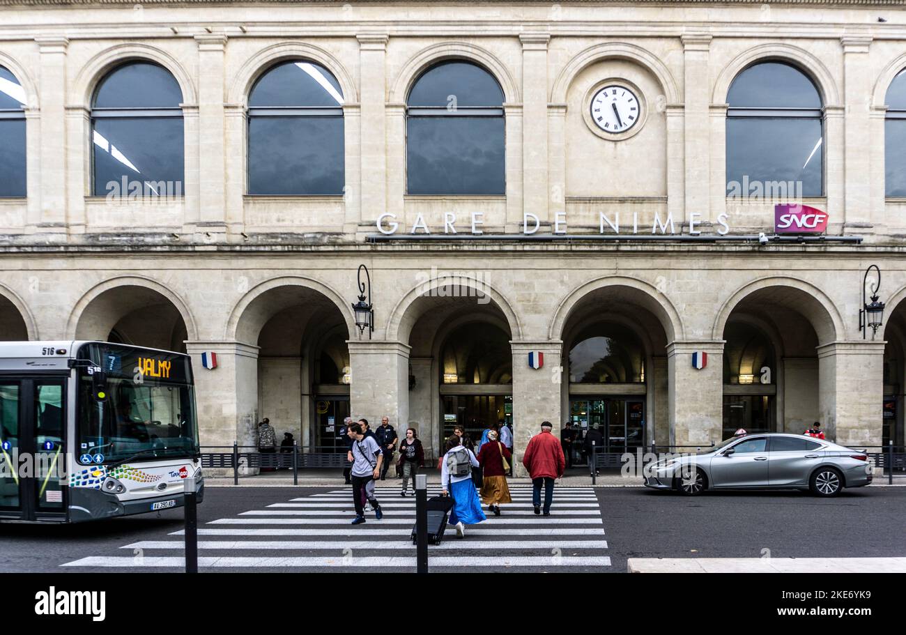 Der Bahnhof in Nimes, Frankreich. Stockfoto