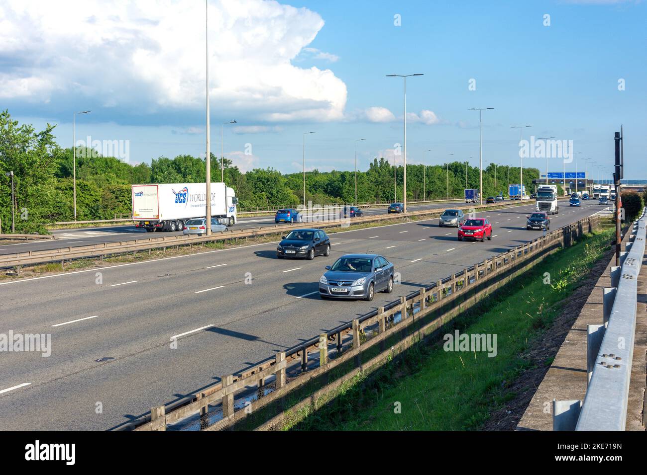 M1 Autobahn von Leicester Forest East M1 Services, Leicester, Leicestershire, England, Großbritannien Stockfoto