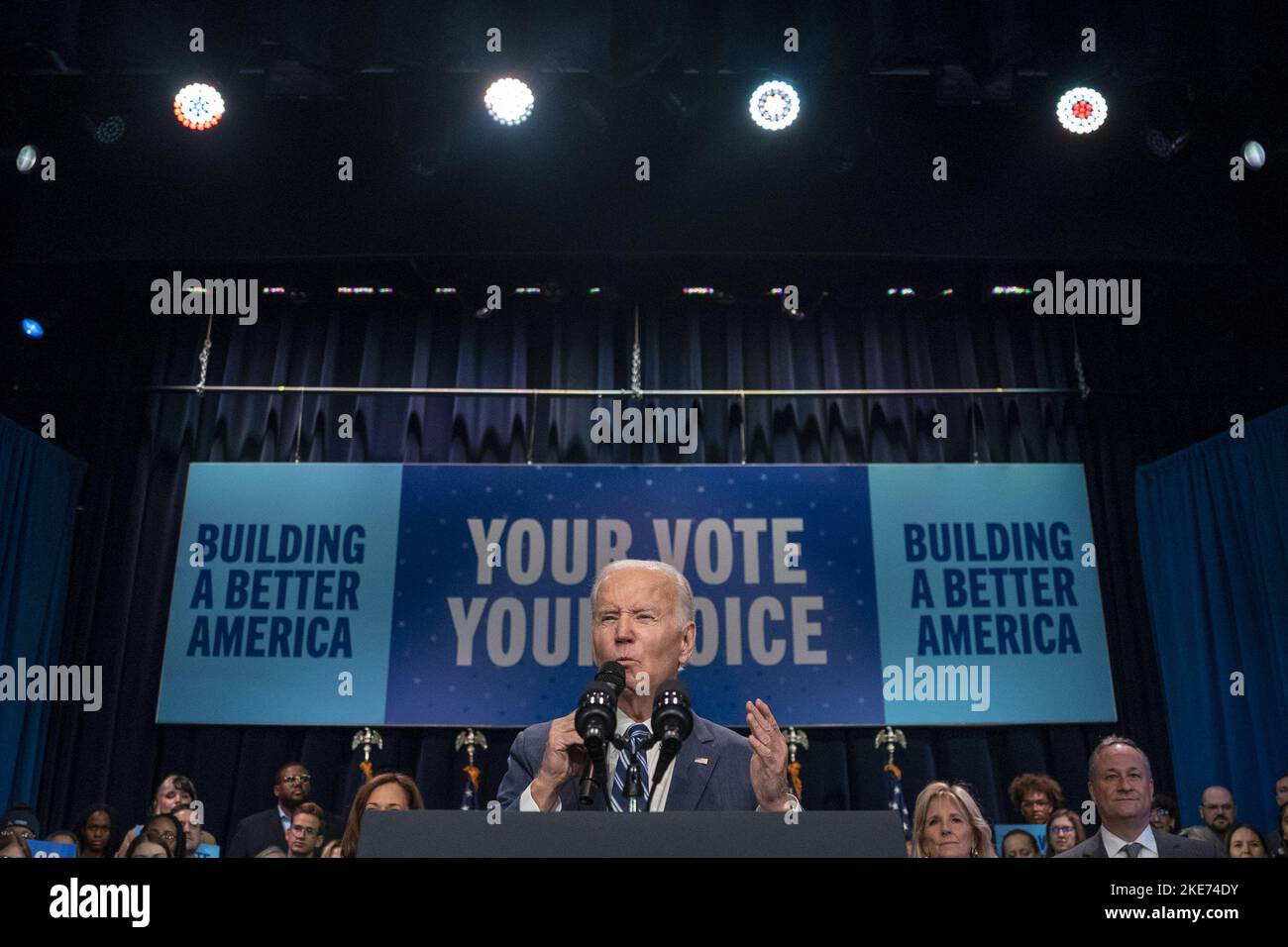 Washington, Usa. 10.. November 2022. Präsident Joe Biden spricht am Donnerstag, den 10. November 2022, bei einer politischen Veranstaltung der DNC im Howard Theatre in Washington, DC. Foto von Ken Cedeno/UPI Credit: UPI/Alamy Live News Stockfoto