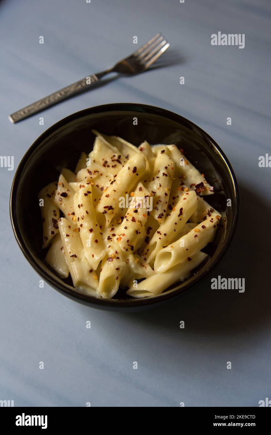 Cremige Pasta in einer Schüssel. Nahaufnahme Stockfoto