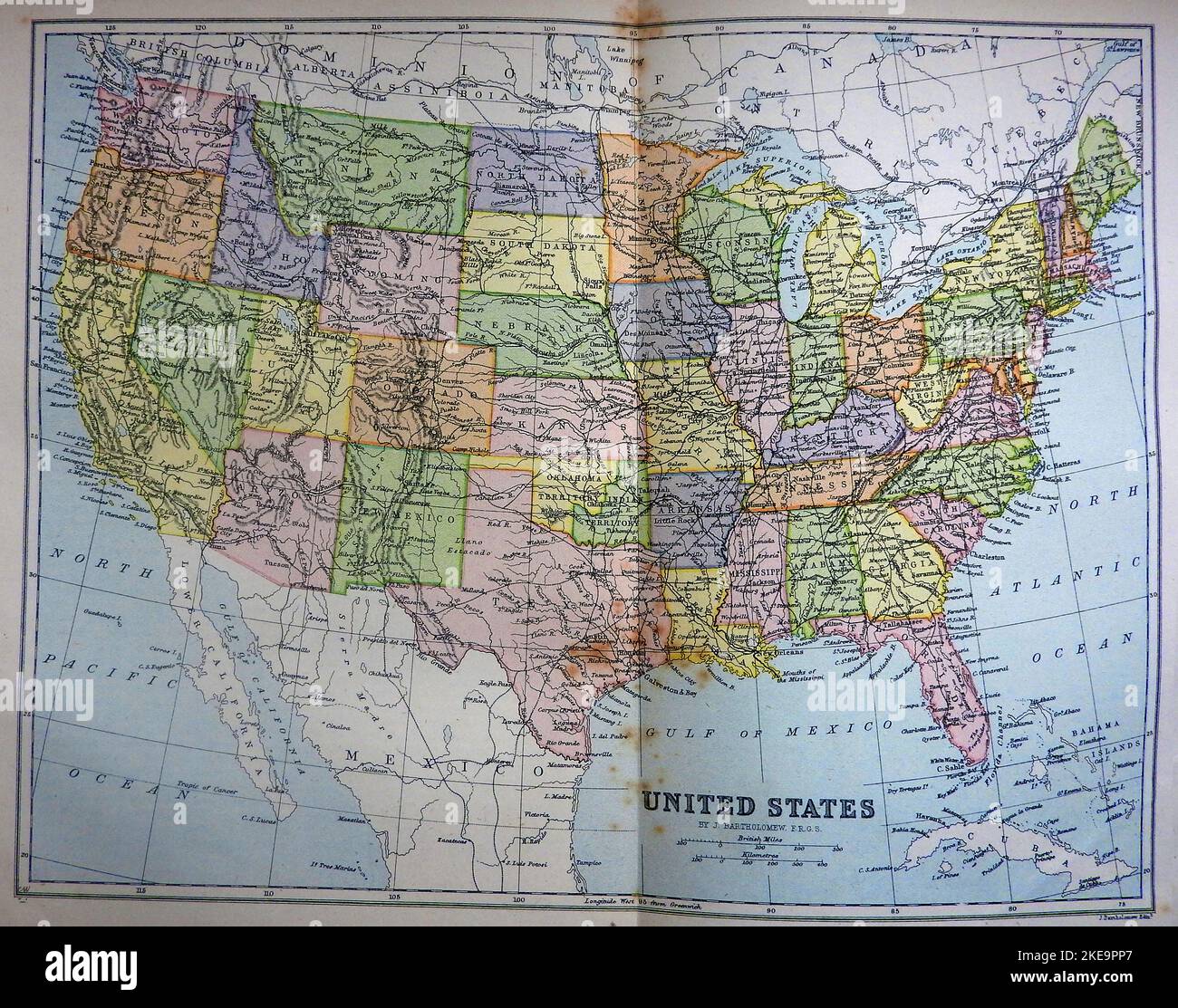 Eine Karte der Vereinigten Staaten von Amerika aus dem Jahr 1890, auf der alte Ortsnamen wie das indische Territorium - Oklahoma, Niederkalifornien, Dominium von Kanada, Assiniboia usw. gezeigt werden Stockfoto