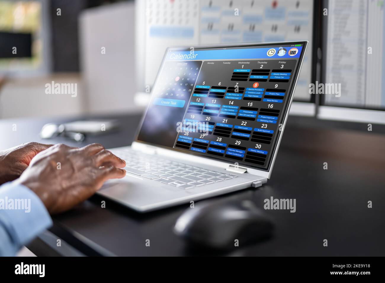 Buchung Meeting Kalender Termin Auf Laptop Online Stockfoto
