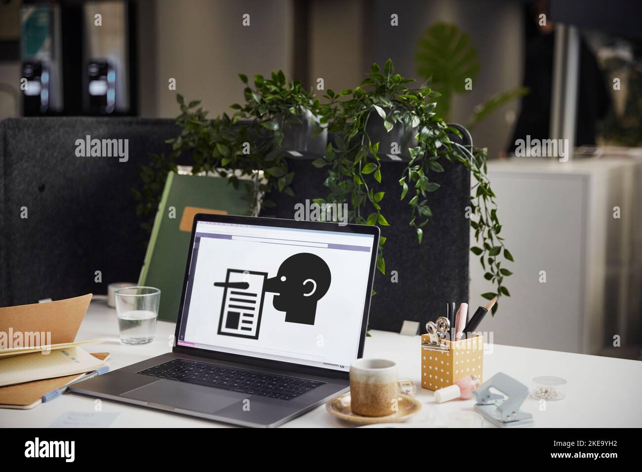 Fake News auf digitalem Bildschirm Stockfoto