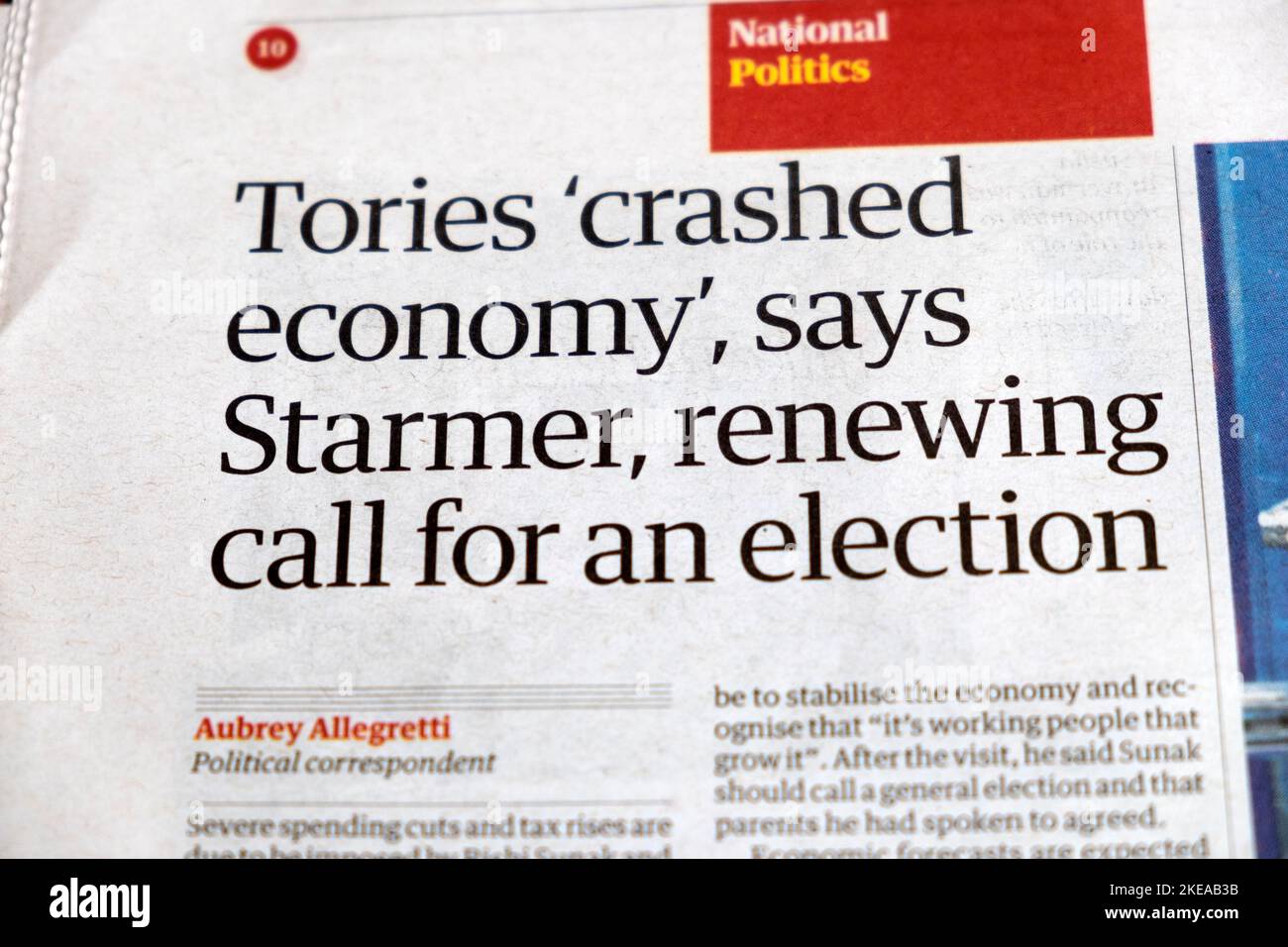 „Tories haben die Wirtschaft abgestürzt“, sagt Starmer und ruft erneut zu Wahlen auf“, titelt die Zeitung Guardian den Artikel der britischen Wirtschaft am 11. Oktober 2022 in London, Großbritannien Stockfoto