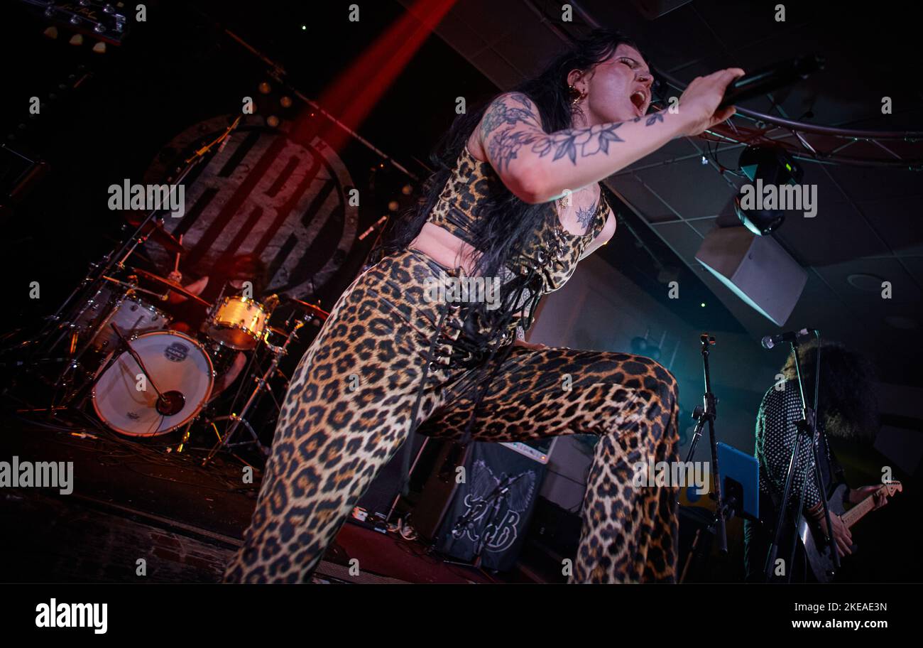 Revival Black mit Kim Jennet, Live-Auftritt im Hard Rock Hell XV, November 2022, Fotos von John Lambeth. Stockfoto