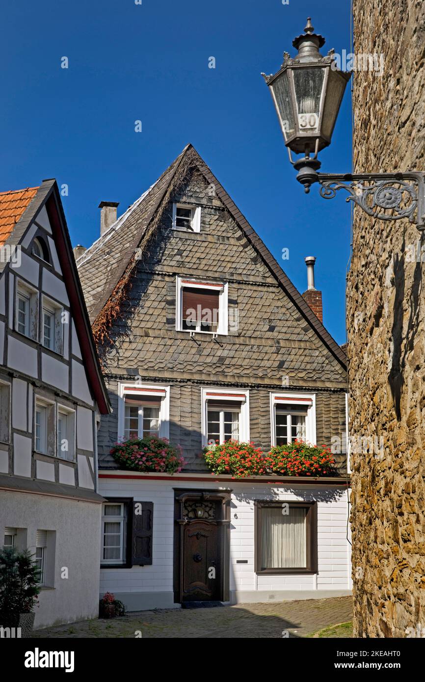 Fachwerkhäuser bei der Kirche am Markt, historische Altstadt, Kettwig, Deutschland, Nordrhein-Westfalen, Ruhrgebiet, Essen Stockfoto