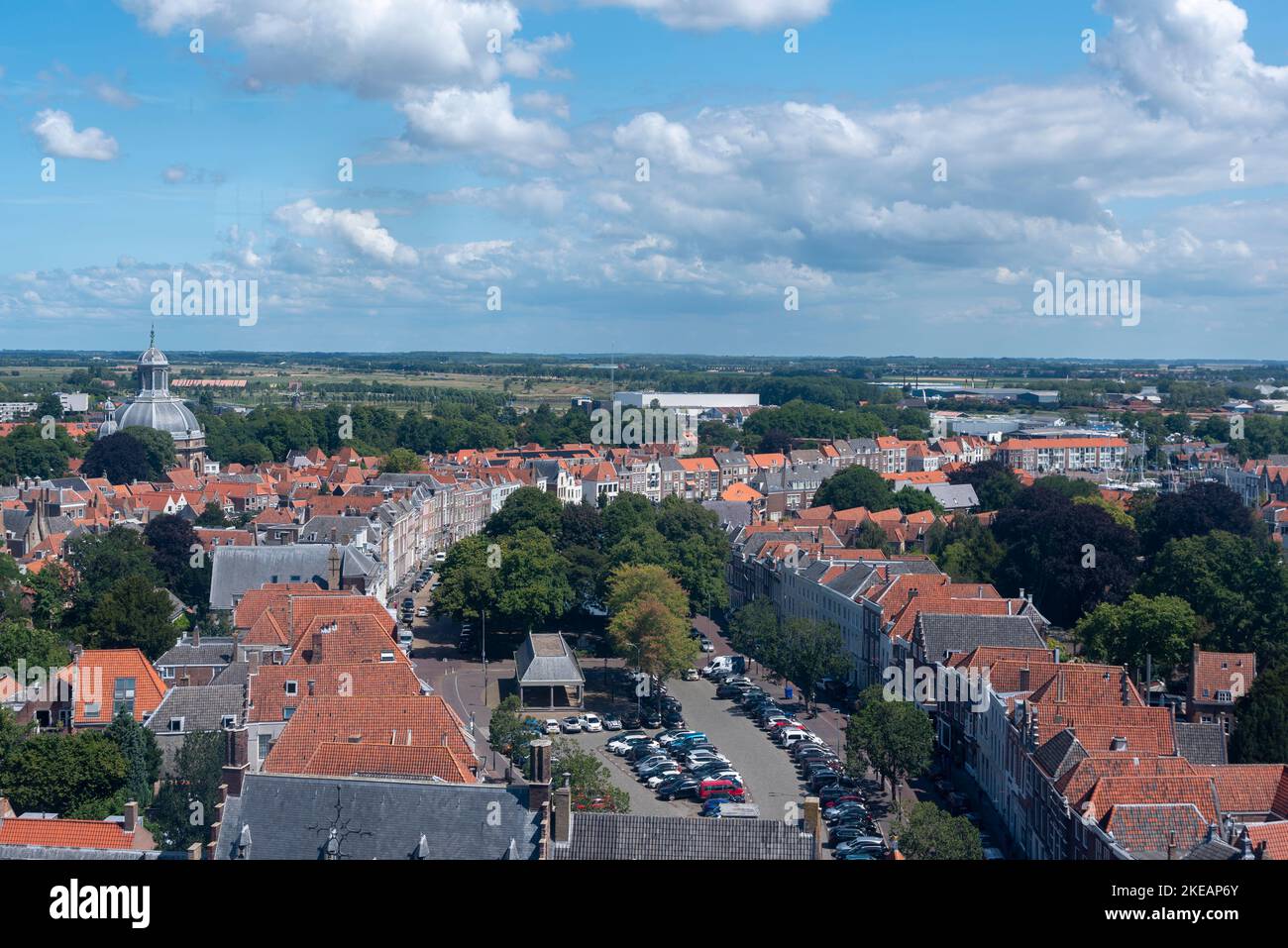 Blick vom Kirchturm lange Jan auf den Damplein mit der Oostkerk-Kirche, Middelburg, Zeeland, Niederlande, Europa Stockfoto