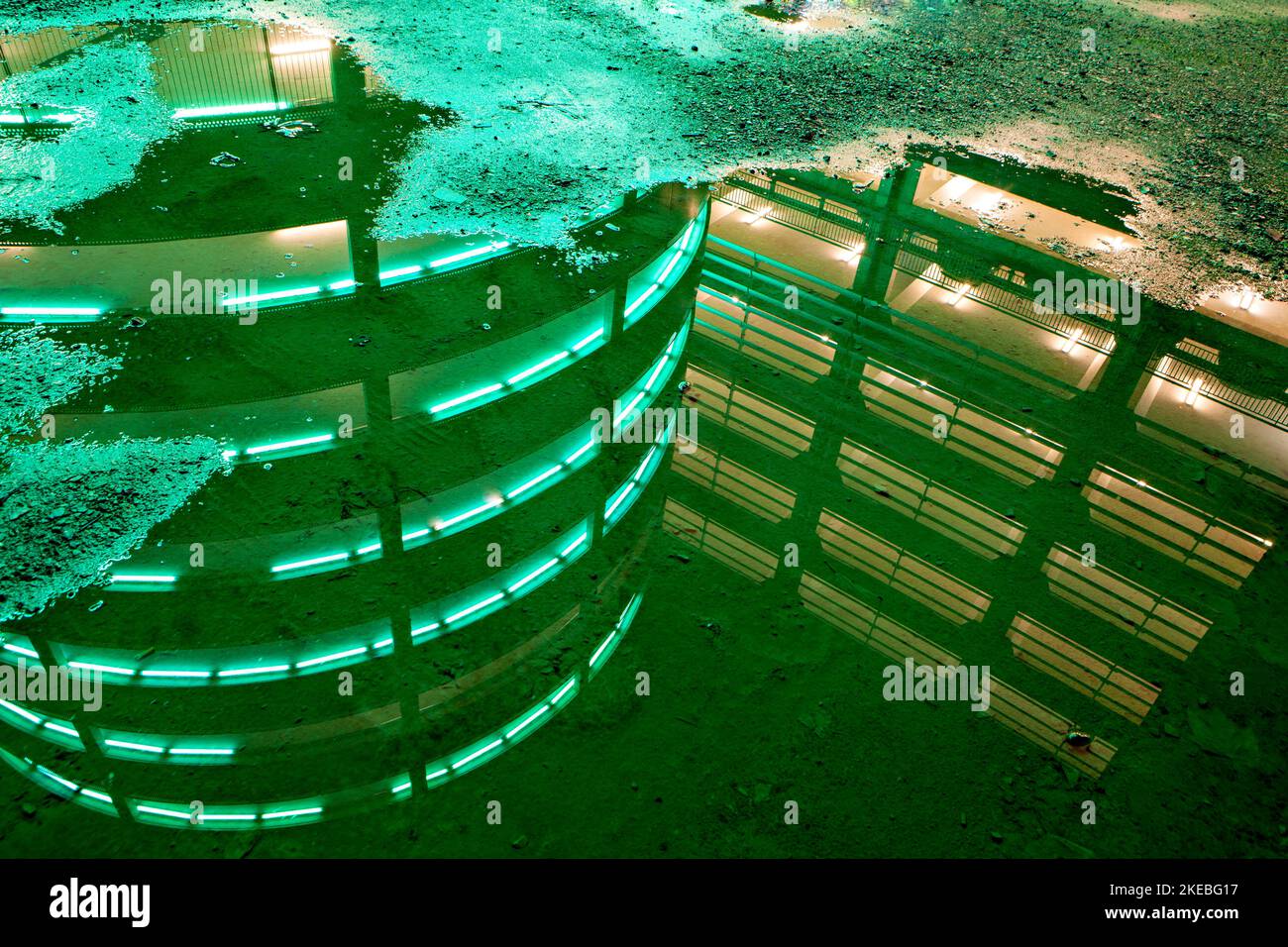 Mehrstöckiges Parkhaus, Bristol, bei Nacht Stockfoto