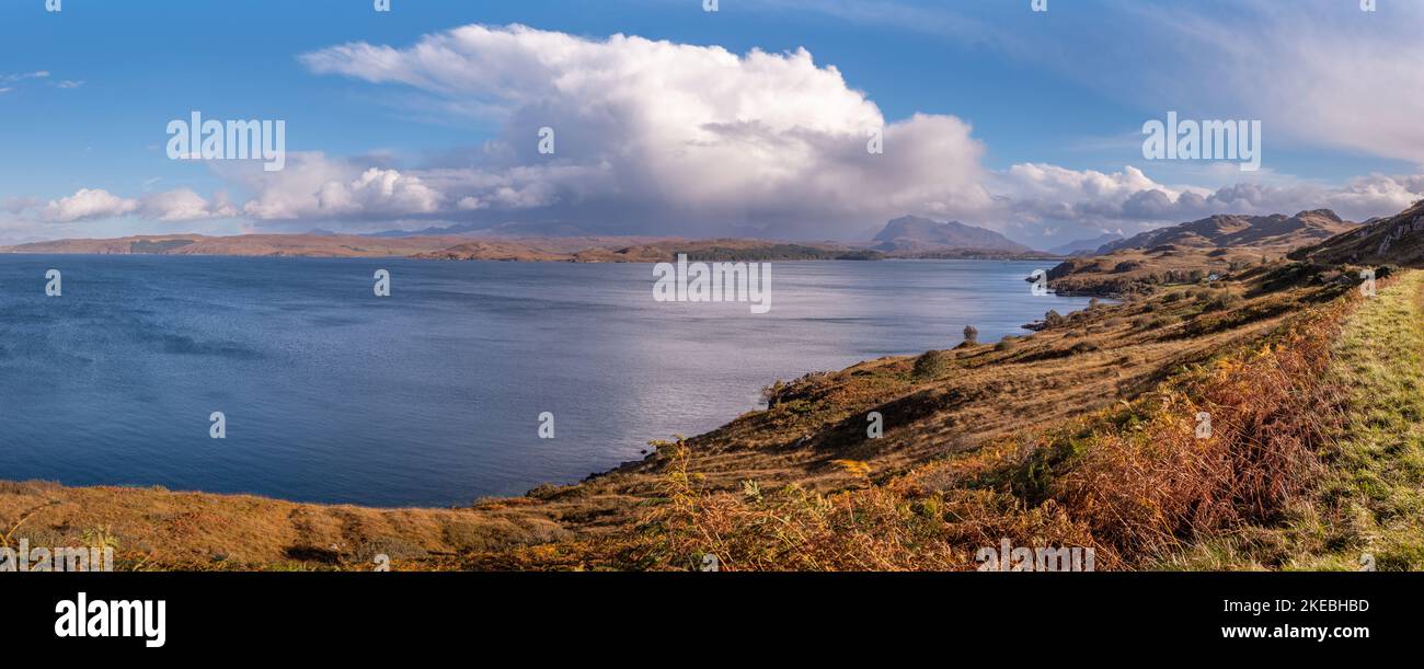 Panoramablick über Loch Ewe an der atlantischen Nordwestküste Schottlands Stockfoto