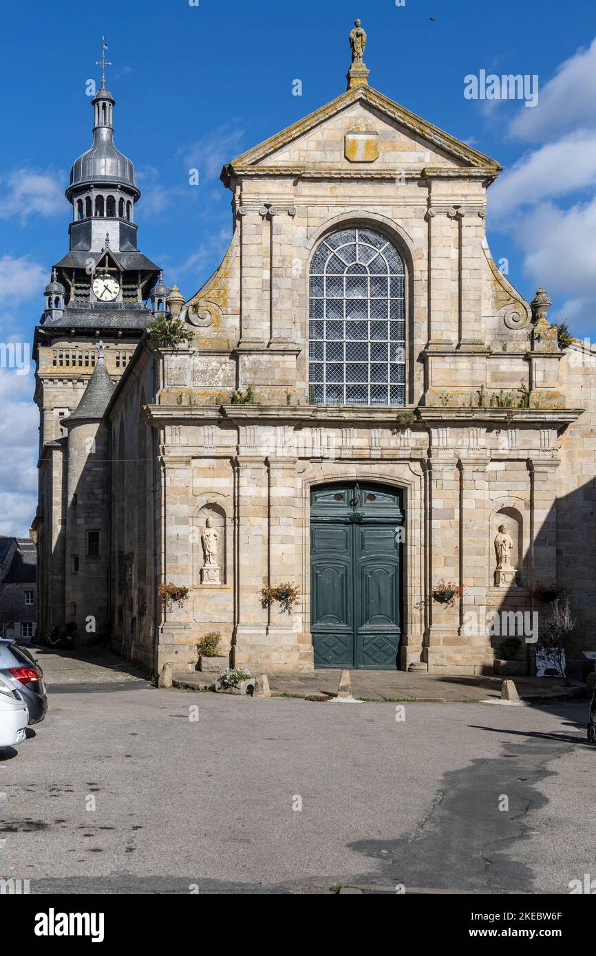 Im Mittelalter wurde das Dorf Moncontour zu einer wichtigen Verteidigungsposition für die mächtigen nordbretonischen Herren von Penthièvre. Stockfoto