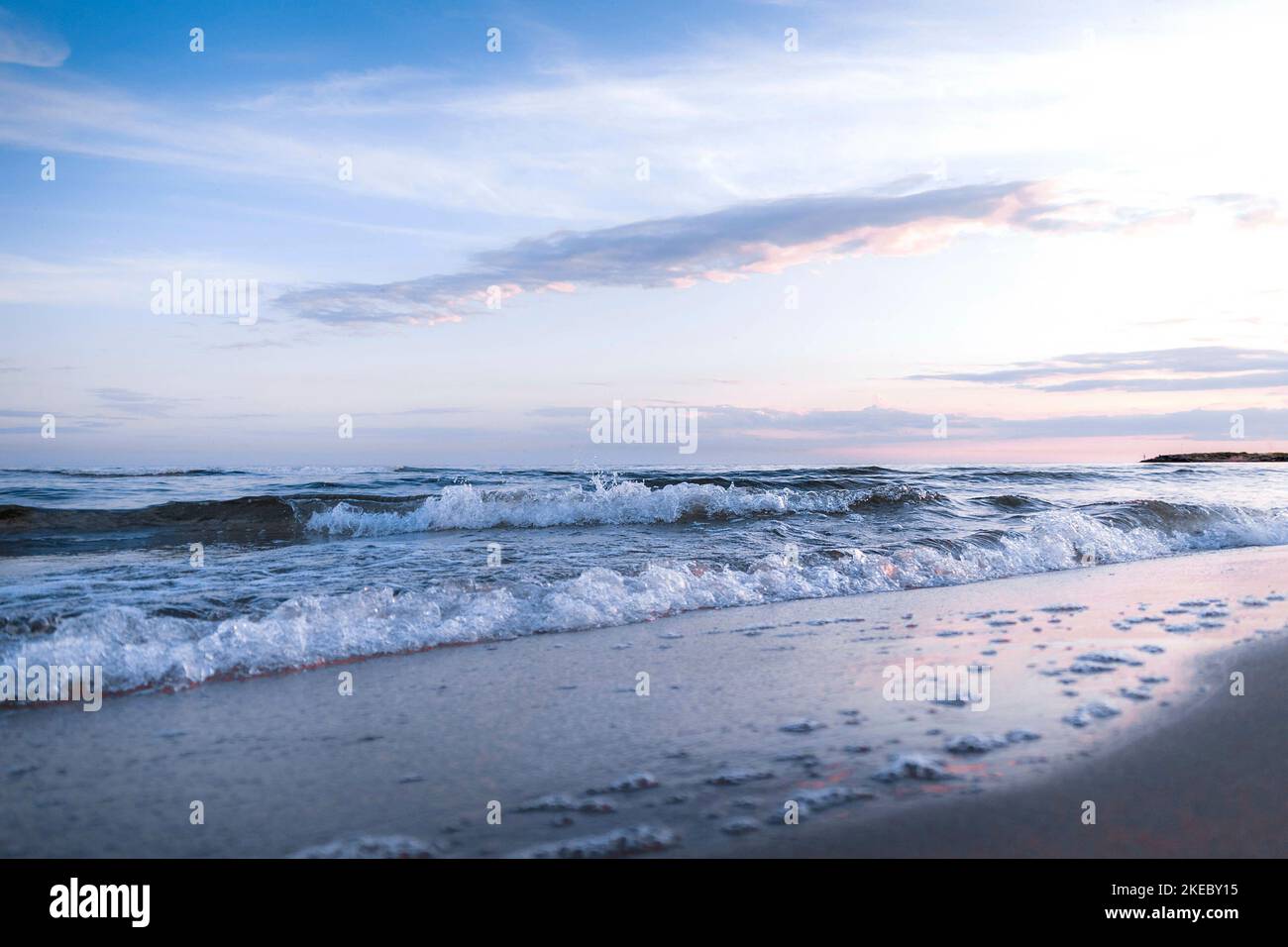 Sonnenuntergang am Strand Stockfoto