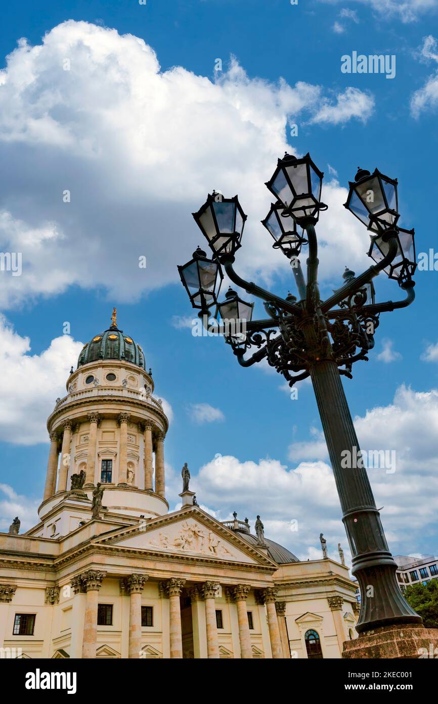 Der französische Dom und die Statue von Friedrich Schiller, Berlin, Hauptstadt, Deutschland, Europa Stockfoto