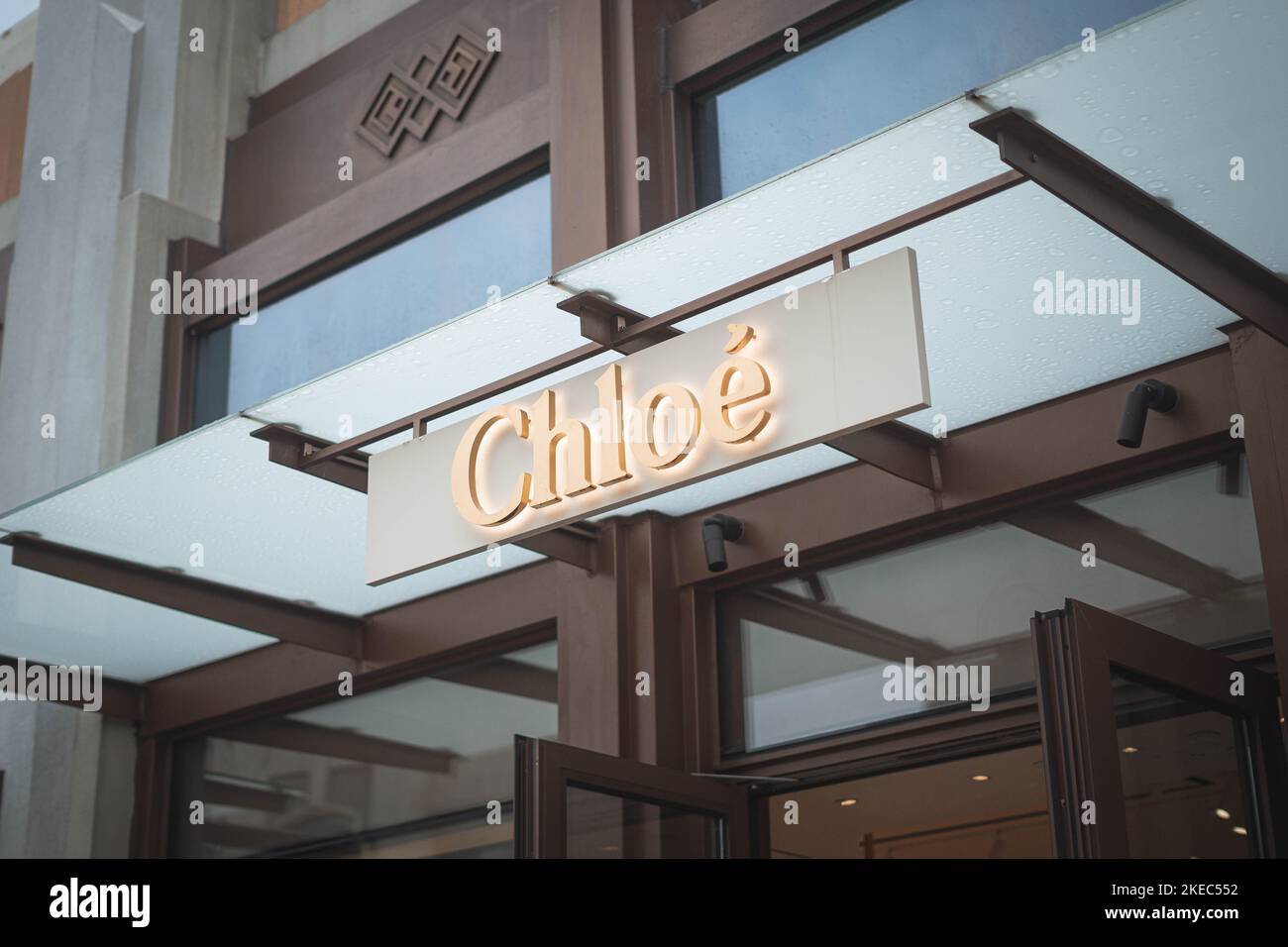 Das Logo des Chloe-Stores in der Nähe von Shanghai Disney in China Stockfoto