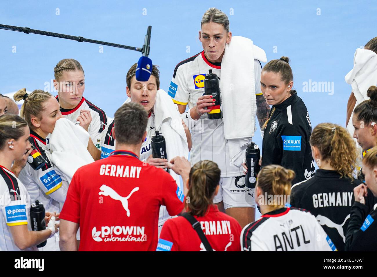 SKOPJE, MAZEDONIEN - 11. NOVEMBER: Spieler Deutschlands während der Hauprunde - EHF EURO 2022 Spiel zwischen den Niederlanden und Deutschland in der Arena Boris Trajkovski am 11. November 2022 in Skopje, Mazedonien (Foto von Henk Seppen/Orange Picturs) NOCNSF Stockfoto