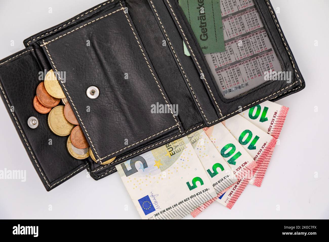 Das Bezahlen in bar mit Banknoten und EuroMünzen ist in Europa sehr