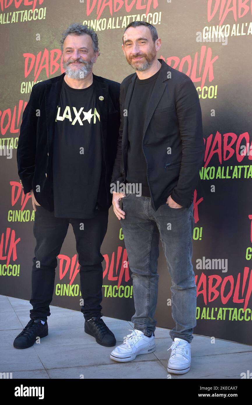 Die Regisseure Antonio Manetti und Marco Manetti nehmen an der Fotocolo 'Diabolik - Ginko All'Attacco' im Cinema Barberini in Rom (Italien) Teil. 11.. November 2022 Stockfoto