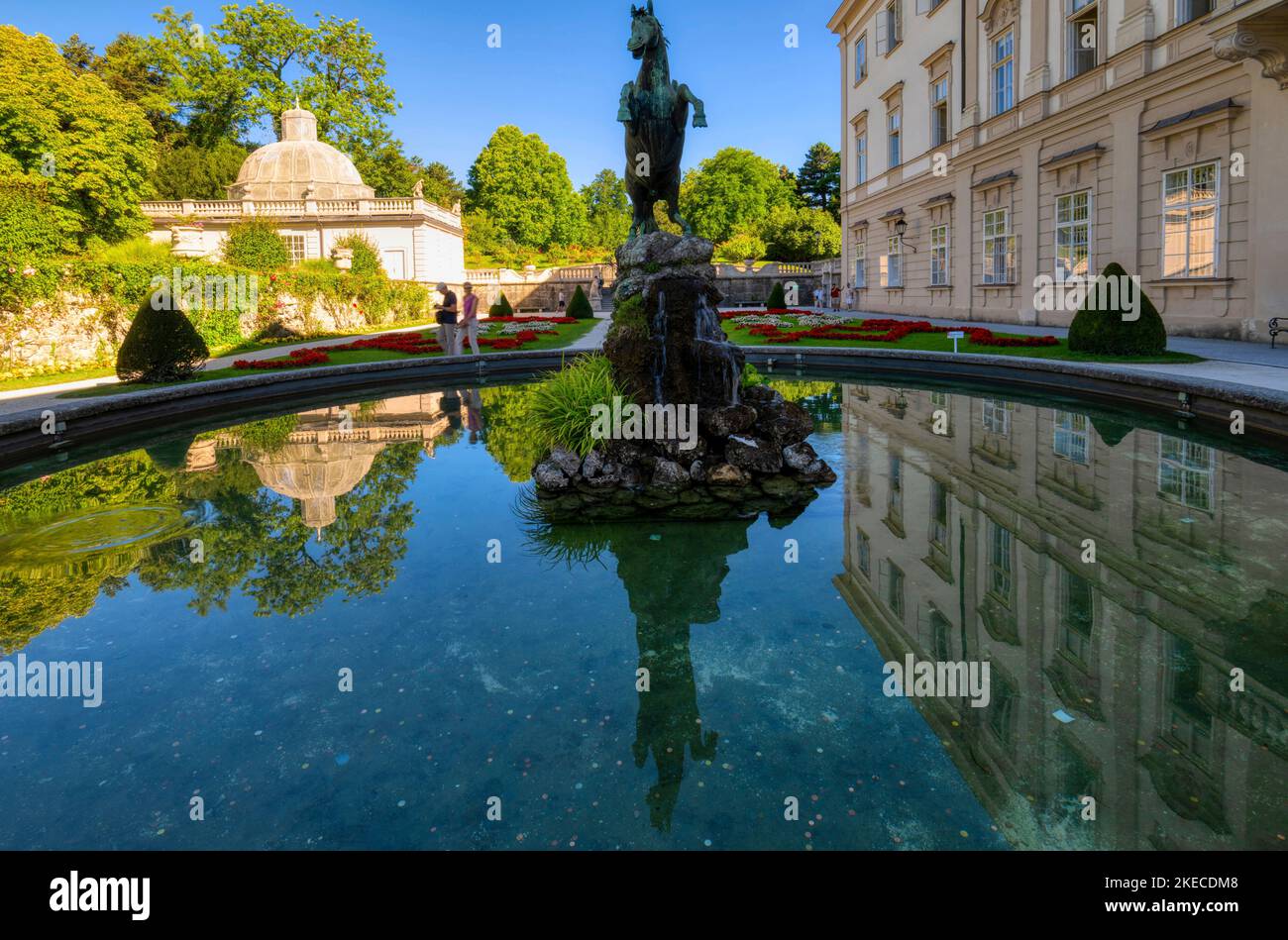 Pegasus-Bronzeskulptur vor dem Schloss im Mirabellgarten in Salzburg, Österreich, Europa Stockfoto