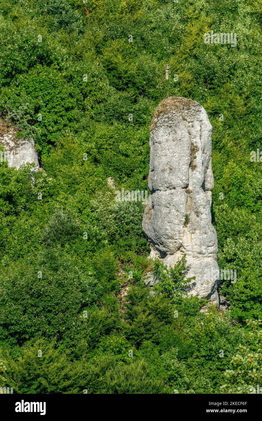 Mehlsack, freistehende Felsennadel im Großen Lautertal bei Hundersingen Stockfoto