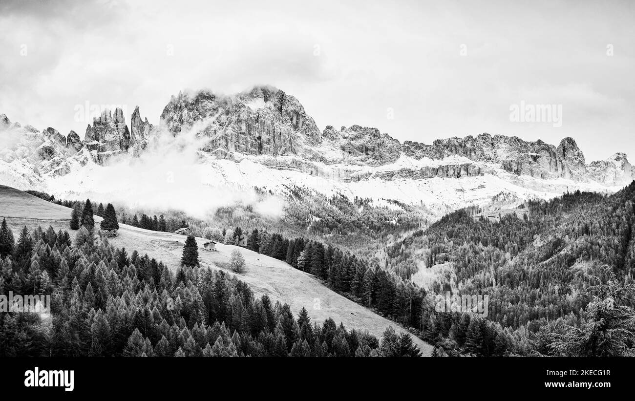 Der schneebedeckte Rosengarten, Blick von Wuhnleger Stockfoto