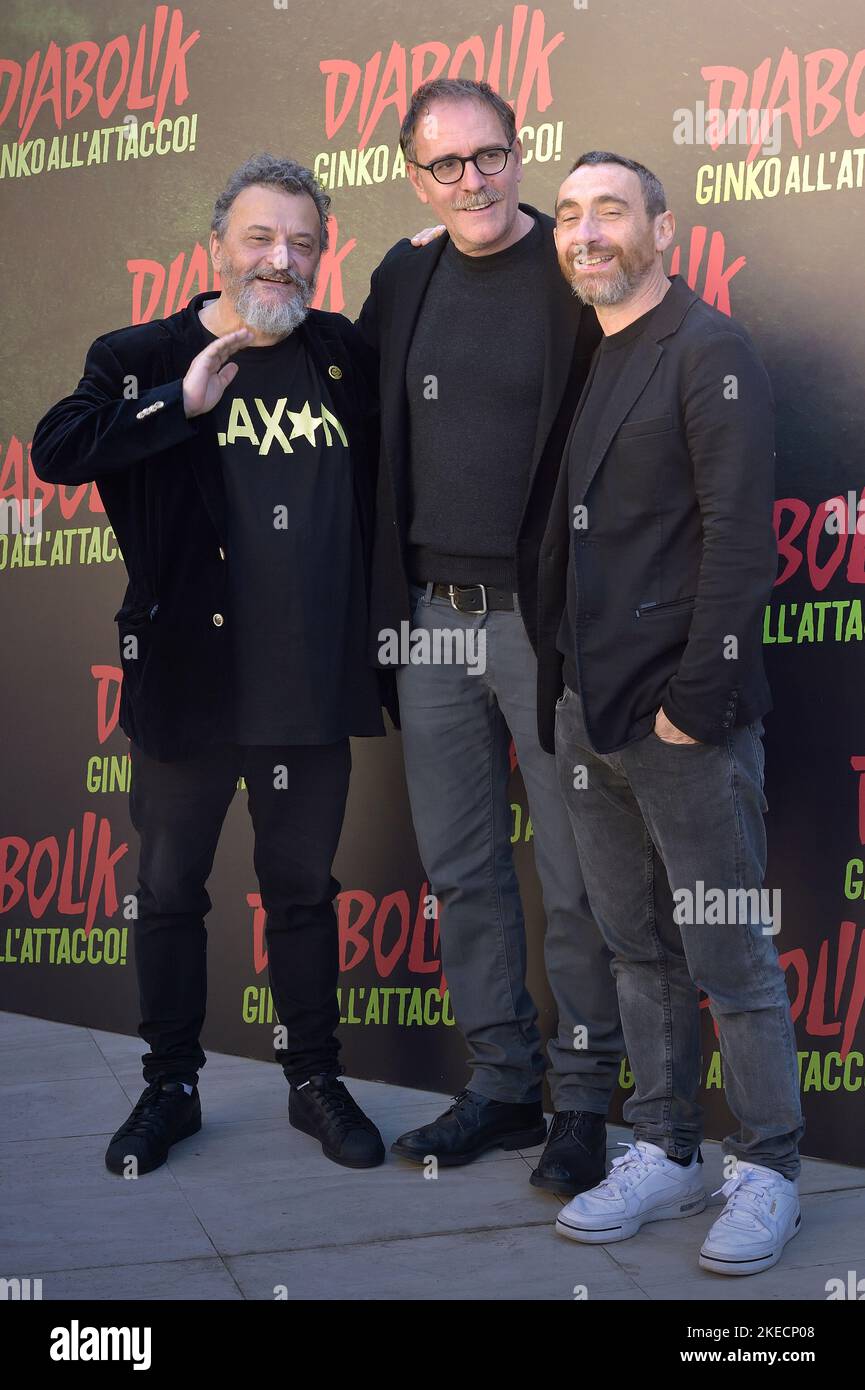 Die Regisseure Antonio Manetti und Marco Manetti nehmen an der Fotocolo 'Diabolik - Ginko All'Attacco' im Cinema Barberini in Rom (Italien) Teil. 11.. November 2022 Stockfoto