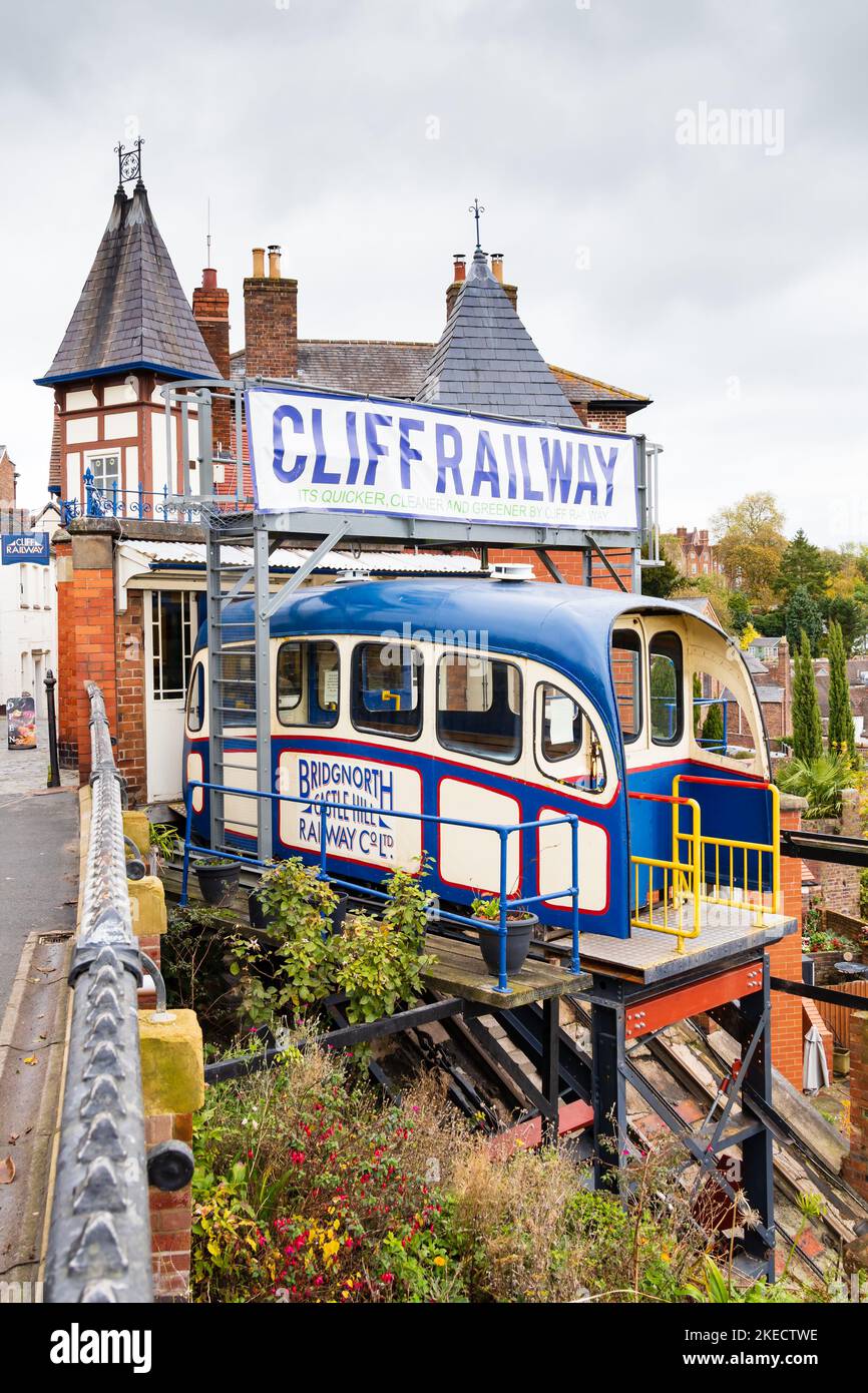 Bridgnorth Castle Hill Railway Co Ltd. Seilbahn-Schrägbahn verbindet Low Town und High Town. Bridgnorth, Shropshire, England Stockfoto