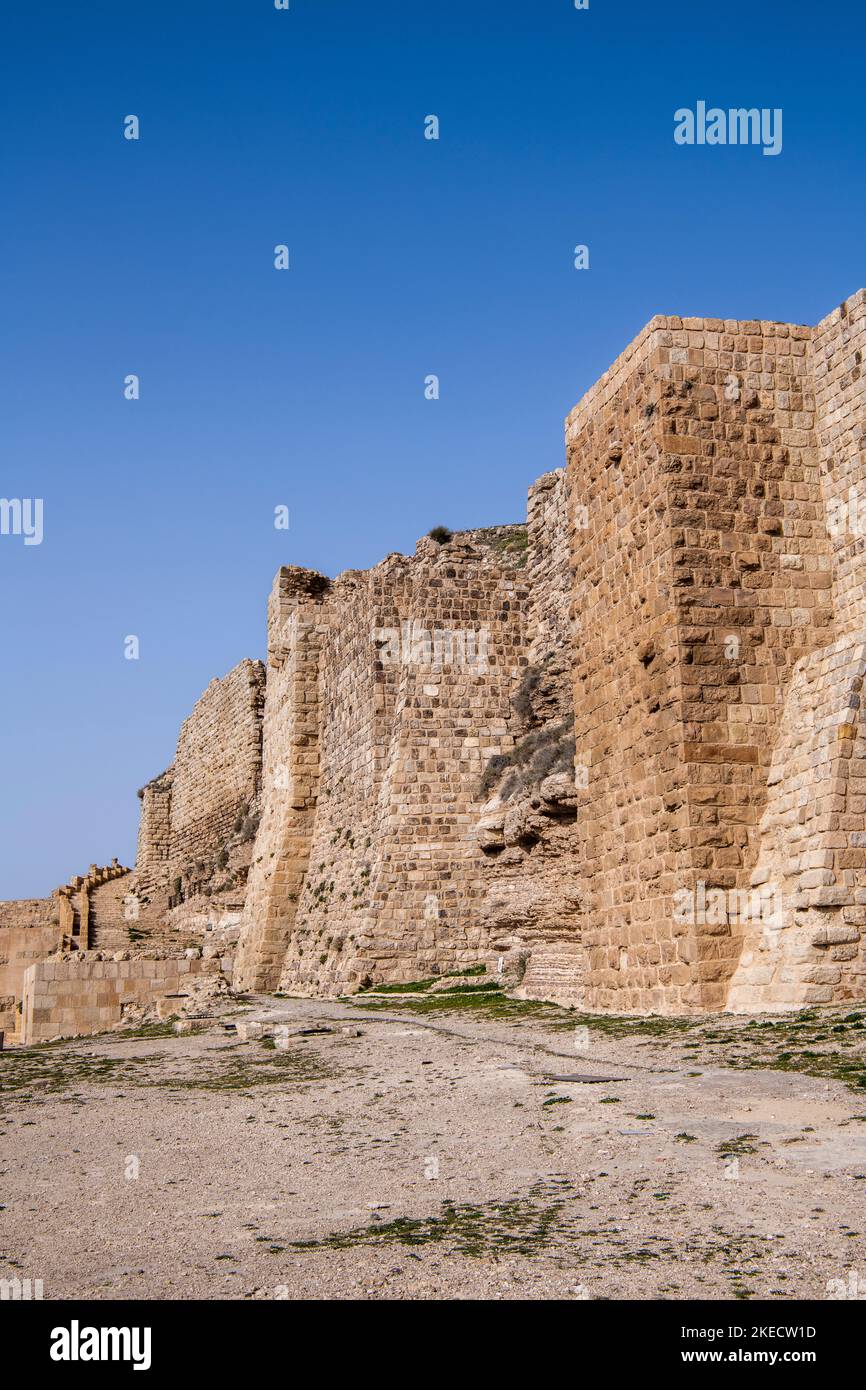 Massive alte Mauern 12. Jahrhundert Kerak Crusader Castle Jordanien Stockfoto